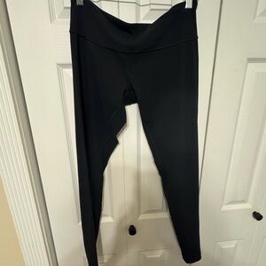 Black lululemon leggings wunder under
